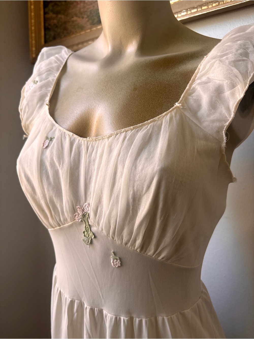 Antique 1950s Floral Embroidered Dress - Picture 3 of 7